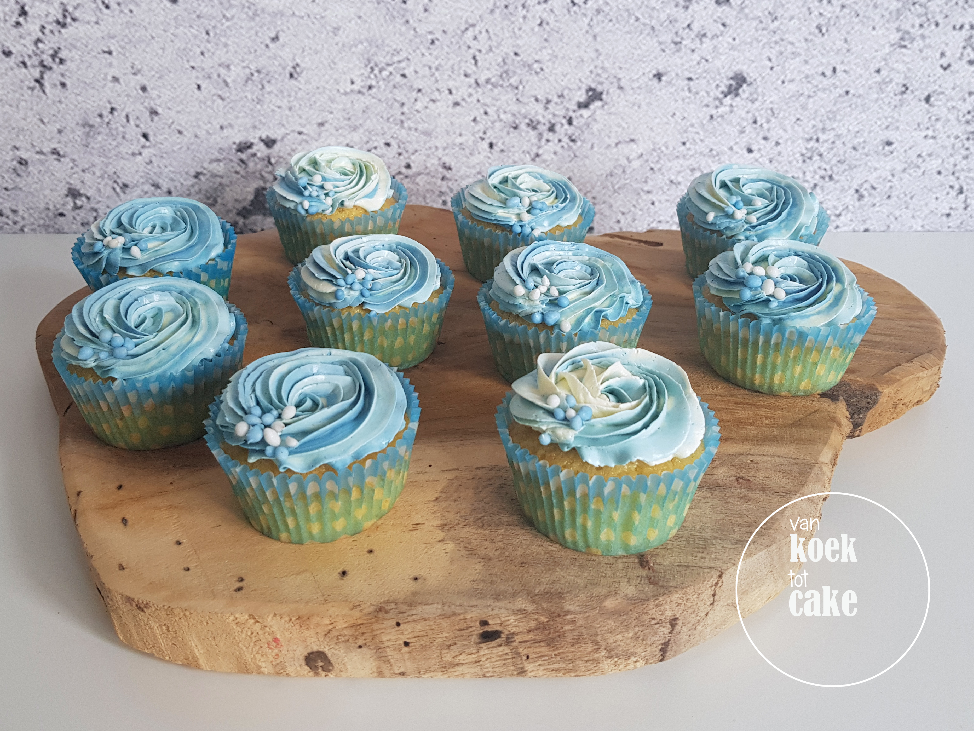 Super cupcakes-jongen-blauw-babyshower-babyborrel-kraamfeest-(1)-ideeën GE-28